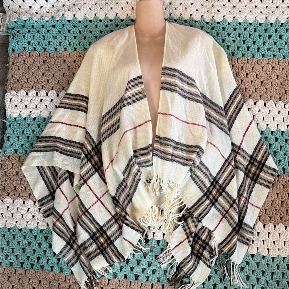 V. FRAAS Cream Red Black Oversized Plaid Fringe Poncho Shawl Wrap Womans One Sz